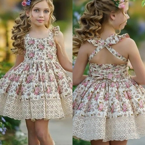 Vestido Primrose Heritage, Estilo Victoriano, con Encaje Floral, Volantes en la Espalda, Vestido de Verano Vintage, Modelo Meadow con Espalda Cruzada - Product Image 4