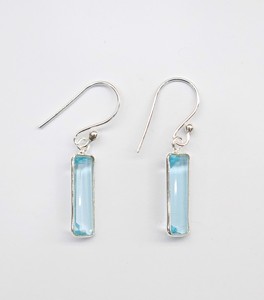 Pendientes Largos de Plata 925 con Topacio Azul, Antideslustre, Ligeros, Fabricados en India - Product Image 1