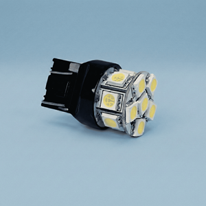 Ampoules de frein LED HYUGA à 2 fils T20 7440/7443 13SMD*5050 6V/12V/24V 360 degrés, modèle 13MCX-24 - Product Image 1