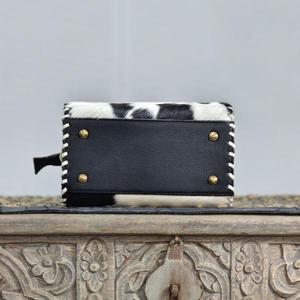 Bolso de Mano de Cuero de Lujo, Bolsos Speedy con Panel de Piel de Vaca y Diseño Bordado, Cierre de Cremallera - Product Image 4