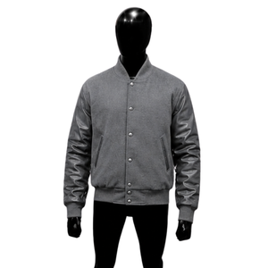 Maquette de veste universitaire grise personnalisée, vue de devant, style streetwear tendance, décontractée, universitaire, athlétique, coupe régulière, polyester et coton - Product Image 1
