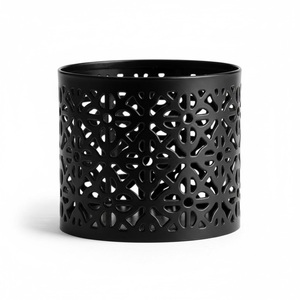 Elegante Portavelas Redondo de Metal Verde con Patrón Geométrico Recortado, Perfecto para Decoración de Hogar, Bodas, Eventos y Fiestas - Product Image 2