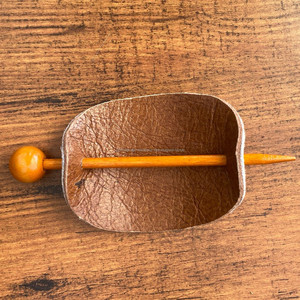 กิ๊บหนีบผมหนังแท้สำหรับผู้หญิงที่หนีบผมหนังวัวพร้อมสไลด์ไม้ - Product Image 5