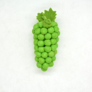 Vente en gros de grappes de raisins en feutre de laine faites à la main de haute qualité - Écologiques - 10 cm - Jouet de simulation de fruits Montessori - Product Image 1