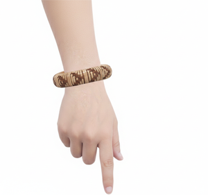 Brazalete Artesanal de Fibra Natural Marrón Sierra, Tejido con Canela, Diseño de Punta de Flecha, Joyería Boho Sostenible - Product Image 3