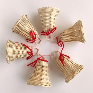 Campanas navideñas festivas para colgar, adornos para árbol de Navidad, campanas de ratán hechas a mano - Product Image 1