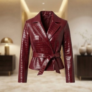 Blazer en similicuir gaufré croco bordeaux pour femme, col ouvert, manches longues, veste d'automne longueur normale avec fermeture à ceinture - Product Image 3
