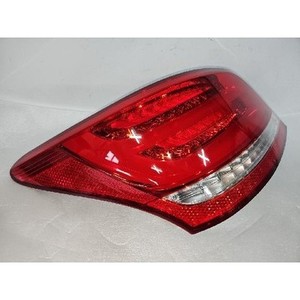 Feu arrière gauche d'occasion Equus 924013N500 - Product Image 2