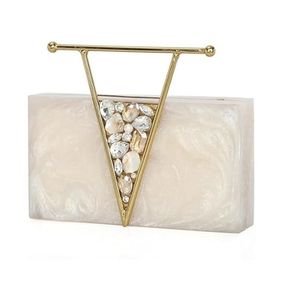 Bolso de Mano Elegante de Resina de Lujo con Diseño Geométrico, Cierre Magnético, Marco Dorado, Detalles de Perlas y Forro de Terciopelo para la Noche o Uso Diario - Product Image 1