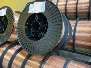 ลวดเชื่อม ER70S-6 CO2 MIG/MAG ขนาด 1.0 มม. ม้วน 15 กก. เหล็กอ่อนเคลือบทองแดง รองรับ OEM ปรับแต่งได้สำหรับงานวิศวกรรมและประกอบยานยนต์ - Product Image 3