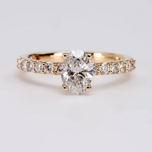 Bague de fiançailles minimaliste en or jaune 18K/14K/10K avec diamant de laboratoire ovale de luxe VVS Diam 2,00 carats et pavé de diamants - Product Image 1