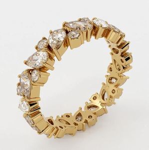 Anillo de Boda de Lujo Certificado con Moissanita de Corte Pera en Banda Agrupada, Engaste de Garras Geométrico, Plata de Ley 925 Bañada en Oro - Product Image 2