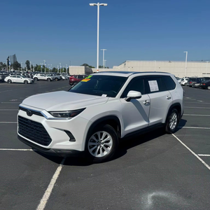 Toyota Highlander XLE 2022 d'occasion, très propre, à vendre - Product Image 1