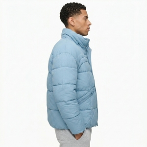 Chaqueta Acolchada con Capucha Azul Claro para Hombre, Corte Regular, Poliéster, Resistente al Viento, Abrigo Casual de Invierno con Cierre de Cremallera - Product Image 4