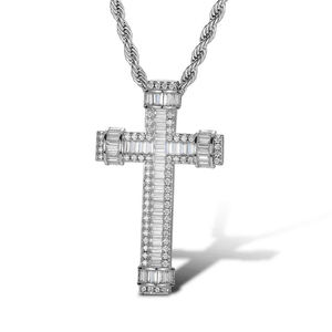 Pendentif Croix Plaqué Or avec Incrustation de Strass en Cristal Sertis en Canal, Charme Religieux Unisexe, Cadeau - Product Image 2