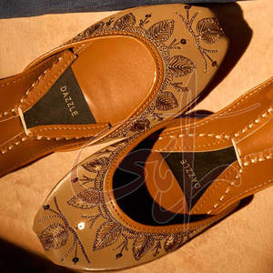 Khussa Antideslizante para Mujer, Fabricación Profesional, Parte Superior de Cuero Sintético, Suela Antideslizante, Nuevo Diseño Más Vendido - Product Image 5