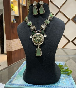 Magnifique ensemble collier et boucles d'oreilles en alliage plaqué rhodium de qualité supérieure avec moissanite, idéal pour mariages, fêtes et occasions spéciales, classique pour femme - Product Image 3