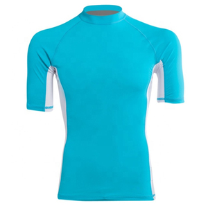 เสื้อแรชการ์ดแขนสั้นผู้ชาย พิมพ์โลโก้ด้านหน้า UPF50+ แห้งเร็ว 100% ผ้าฝ้าย เป็นมิตรกับสิ่งแวดล้อม ระบายอากาศได้ดี - Product Image 2