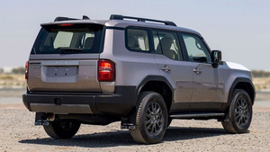 Nuevo Prado TXL SUV 2025 4.1-6L Turbo Diésel R20 Volante a la Izquierda Cuero Oscuro Techo Panorámico Automático - Product Image 6