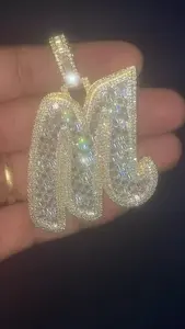 Colgante de Letra Personalizado con Moissanita Redonda de 2.10 Quilates, Chapado en Oro Amarillo de 14k sobre Plata de Ley, Estilo Hip Hop para Mujer - Product Image 4