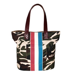 Bolso Tote con Cierre Magnético, Asa de Cuero, Lona Teñida de 12 Oz, Forro de Poliéster y Viscosa, Ribete a Rayas, Estampado de Camuflaje - Product Image 1
