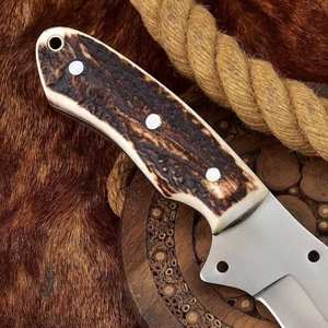 Couteau de chasse à lame fixe en acier inoxydable fait main, fabrication OEM Edge Master, manche en corne, qualité industrielle, pour le camping en plein air - Product Image 3