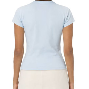 T-shirt ajusté marron personnalisé pour femme avec logo – Créez votre propre design – Manches courtes en coton doux – T-shirt court style « baby » - Product Image 5
