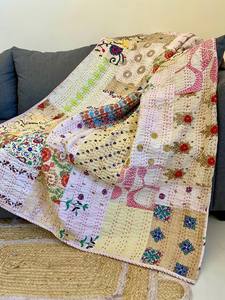 Colcha Vintage Bohemia Bordada con Parches, Colcha Indiana Kantha Hecha a Mano para Uso en Hoteles y Hogares - Product Image 4