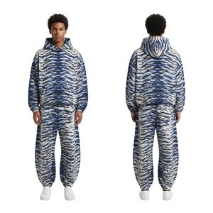 Conjunto de Sudadera con Capucha y Pantalones Deportivos para Hombre, Estampado Completo con Textura de Zebra, Estilo Holgado, Acabado Gráfico - Product Image 3