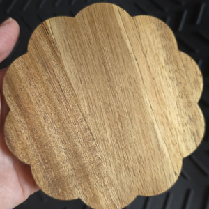 Reposacucharas rústico de madera de acacia con borde festoneado para estufa y encimera de cocina, productos más vendidos de Vietnam - Product Image 2