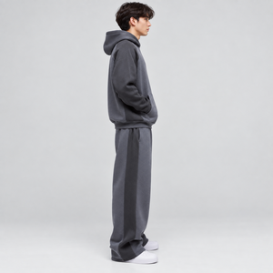 Conjunto Deportivo Gris para Hombre con Capucha, Sudadera Holgada de Corte Largo y Pantalones con Bolsillos Laterales, Algodón Transpirable - Product Image 3