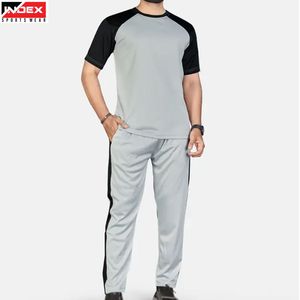 Ensemble de survêtement pour homme OEM USA, t-shirt et pantalon d'été, logo personnalisé, vêtements de sport respirants, tenue de fitness, course à pied, sportswear confortable. - Product Image 1
