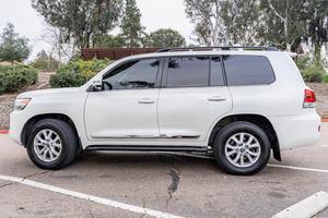 Toyota Land Cruiser <span class=keywords><strong>2021</strong></span> usada de primera calidad, motor V8 de 5.7 litros, 4x4 - Product Image 4