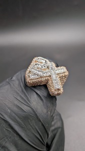 Anillo de Moissanita Personalizado con Nombre, Diamante Cultivado en Laboratorio con Claridad VVS, Corte Redondo, Chapado en Oro Rosa sobre Plata 925, Anillo de Diseño Impresionante - Product Image 2