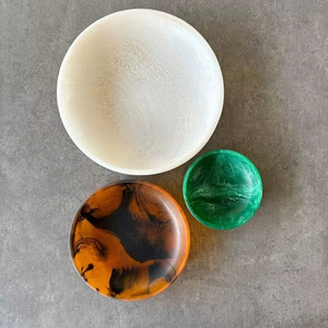 Cuenco de resina hecho a mano, cuenco decorativo para frutas con acabado brillante, decoración moderna para la cocina, centro de mesa, artículo de regalo único. - Product Image 1