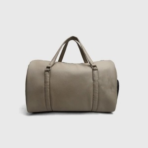 Bolsa de Viaje de Fin de Semana de Lona y Cuero con Gran Capacidad, Bolsa de Gimnasio con Cierre de Cremallera, Estilo Casual, Color Beige - Product Image 1