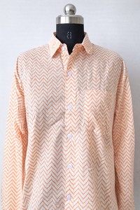 Camisa de algodón a rayas con estampado a mano |   Camisa Verde y Blanca con Botones |   Camisa Unisex Hecha a Mano por Artesanos |   Top de Moda Sostenible - Product Image 4