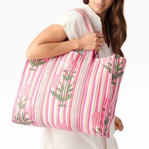 Sac fourre-tout matelassé en coton rose pastel à motif floral rayé, grand sac à bandoulière pour le shopping, la plage et l'usage quotidien, vente en gros de sacs fourre-tout rembourrés - Product Image 1