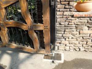 Opérateur de <span class=keywords><strong>portail</strong></span> <span class=keywords><strong>battant</strong></span> Chisung U1 robuste, étanche IP68, <span class=keywords><strong>avec</strong></span> bras articulé, moteur AC, capacité de charge de 500 kg pour villa moderne - Product Image 6