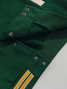 Blouson universitaire premium style streetwear, avec patch brodé en chenille, en mélange de laine polaire chaude, vêtement d'extérieur d'hiver, personnalisable OEM - Product Image 3