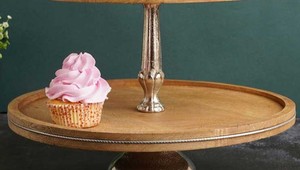 Support à gâteau rustique en bois à 2 niveaux avec pilier en métal argenté, plateau de service à étages pour pâtisseries et amuse-gueules, décoration de table de luxe - Product Image 4