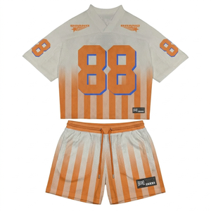 ชุดเซ็ตเสื้อยืดและกางเกงขาสั้นผ้าโพลีเอสเตอร์ตาข่ายระบายอากาศสำหรับผู้หญิง 150 GSM สีส้มเหลืองไล่เฉดพิมพ์ลายเปลวไฟ พร้อมโลโก้สั่งทำพิเศษ - Product Image 5