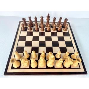 Jeu d'échecs artisanal en bois massif |   Échiquier de voyage pliable 12/15 pouces |   Pièces en bois Staunton de luxe avec rangement intégré - Product Image 4