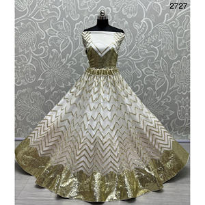 Collections de velours de vêtements de mariée indiens pour la mariée avec le travail de Zarkhan par Fabzone - Product Image 5