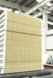 Panneau sandwich en polyuréthane ignifuge, panneau d'isolation rigide, revêtement mural et de toiture pour usage industriel et en laboratoire - Product Image 5