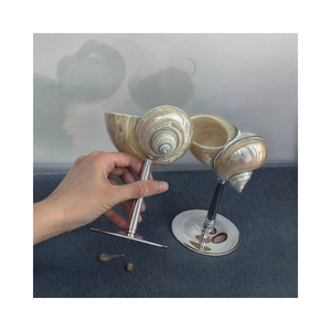 Verre à vin artisanal en coquille de conque naturelle, coupe à cocktail portative de style côtier, verre à pied haut réutilisable pour mariage et fête - Product Image 5