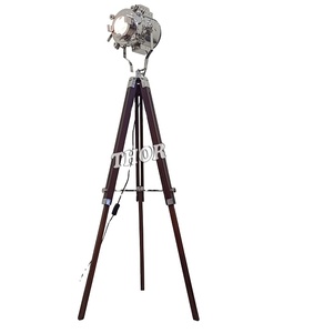 Spot de studio vintage, trépied en bois pour projecteur de maison et de bureau - Product Image 1