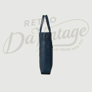 กระเป๋าหนังแท้ระดับพรีเมียมสำหรับผู้ชายและผู้หญิง สีน้ำเงินกรมท่า ความจุขนาดใหญ่ กระเป๋าเอกสารธุรกิจ กระเป๋าสะพายไหล่ลำลอง - Product Image 4