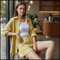 Ensemble décontracté élégant 2 pièces pour femme : chemise à manches longues à col rabattu et volants, et short en coton boutonné