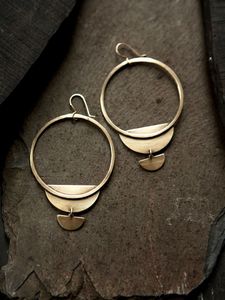 Pendientes de metal para mujer, joyería de moda premium con diseño decorativo para bodas, festivales, fiestas y regalos. - Product Image 1